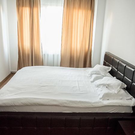 Executive Apartments 2 Craiova Buitenkant foto