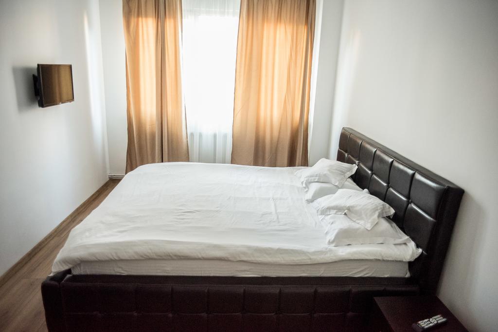 Executive Apartments 2 Craiova Buitenkant foto